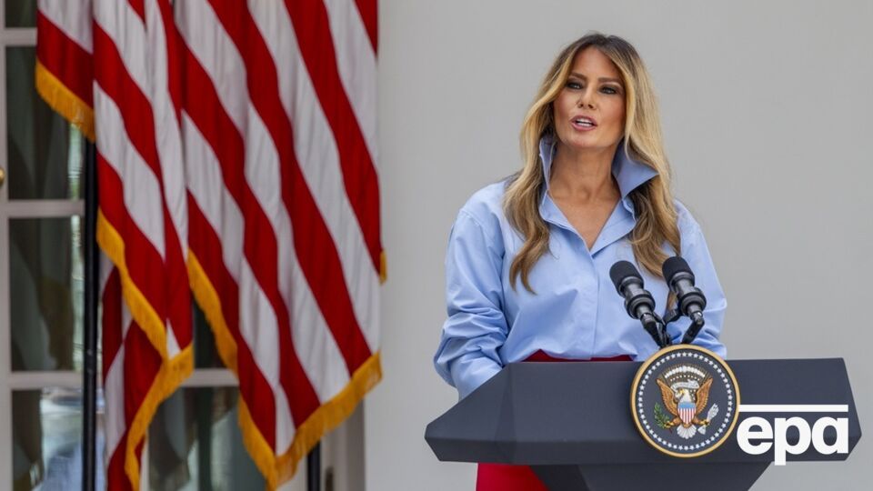Меланія Трамп написала про події в Олешках, зробивши репост допису російської омбудсменки