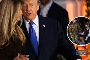 "Це трампець". Діти в кокошнику й радянському кашкеті несподівано з'явилися біля президента США. Фото