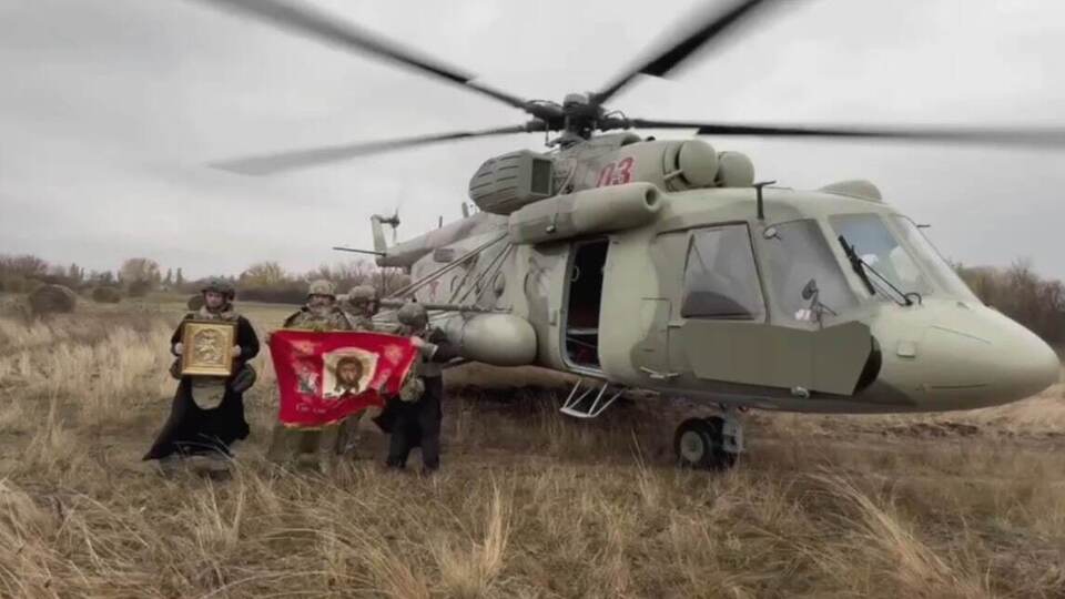 После неудач с мощами Невского и Донского, РПЦ решилась на "воздушный крестный ход" с другим святым