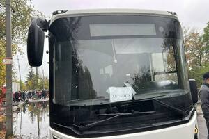 Делегація України з евакуйованими жителями Олешків вирушила до Анапи. Арахамія повідомив, що далі