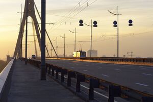 У Києві є постраждалі внаслідок атаки РФ по Північному мосту. Що відомо