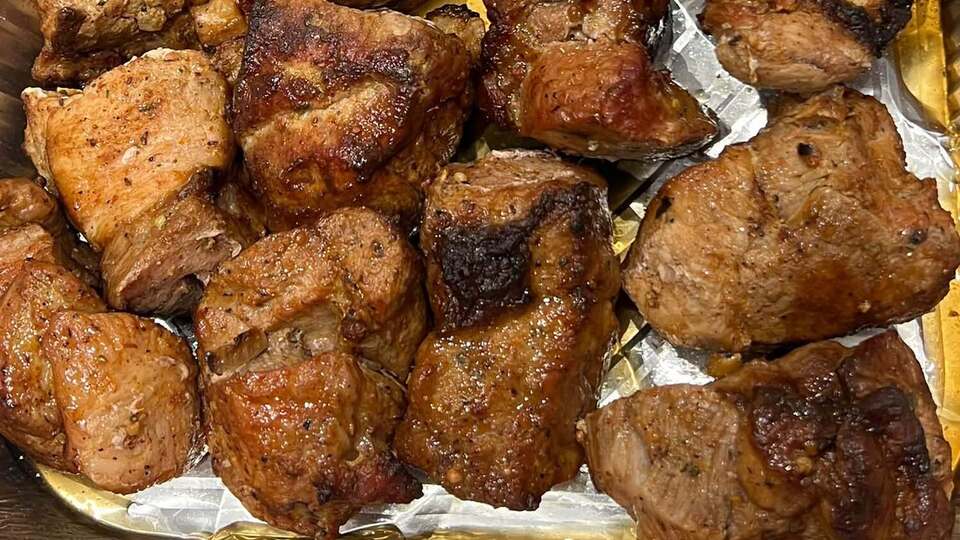 Подержите мясо в этом маринаде – и шашлык расхватают сразу с шампуров. Рецепт и пропорции