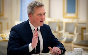 "Принизливо". Ексміністр армії США визнав перевагу України у зброї
