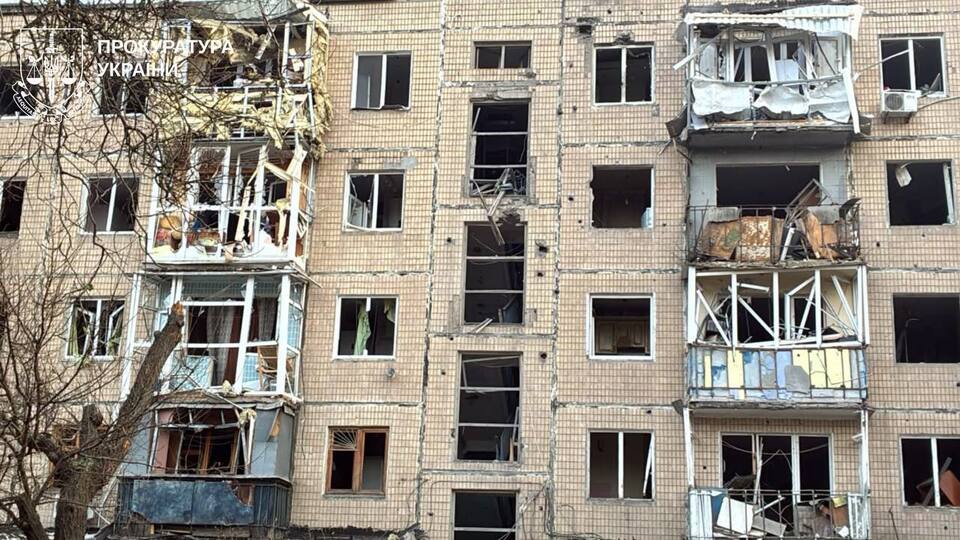 Окупанти скинули КАБ на Харків: 39 постраждалих, є загиблі. Під завалами можуть бути люди