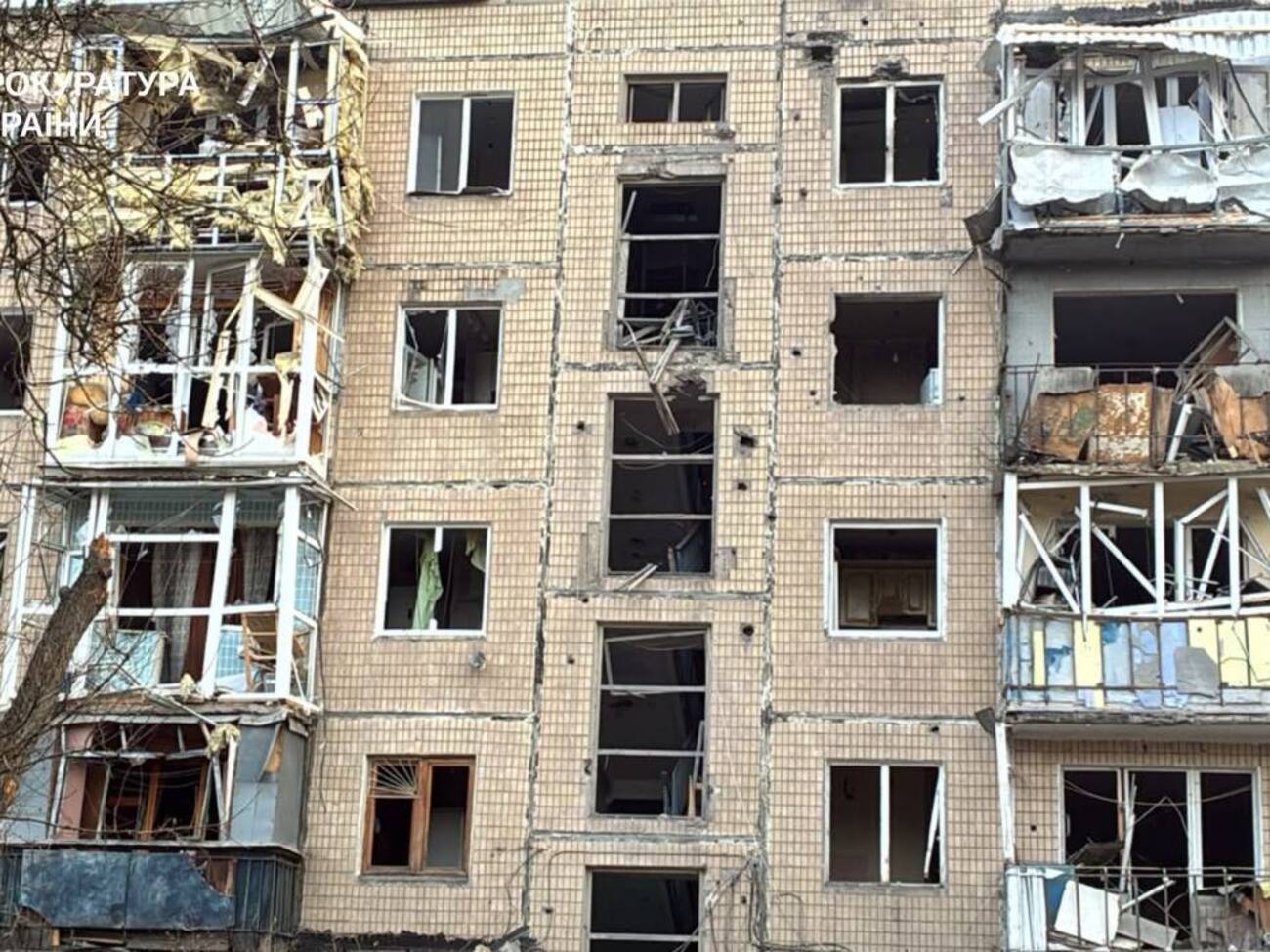 Оккупанты сбросили КАБ на Харьков: 39 пострадавших, есть погибшие. Под завалами могут быть люди