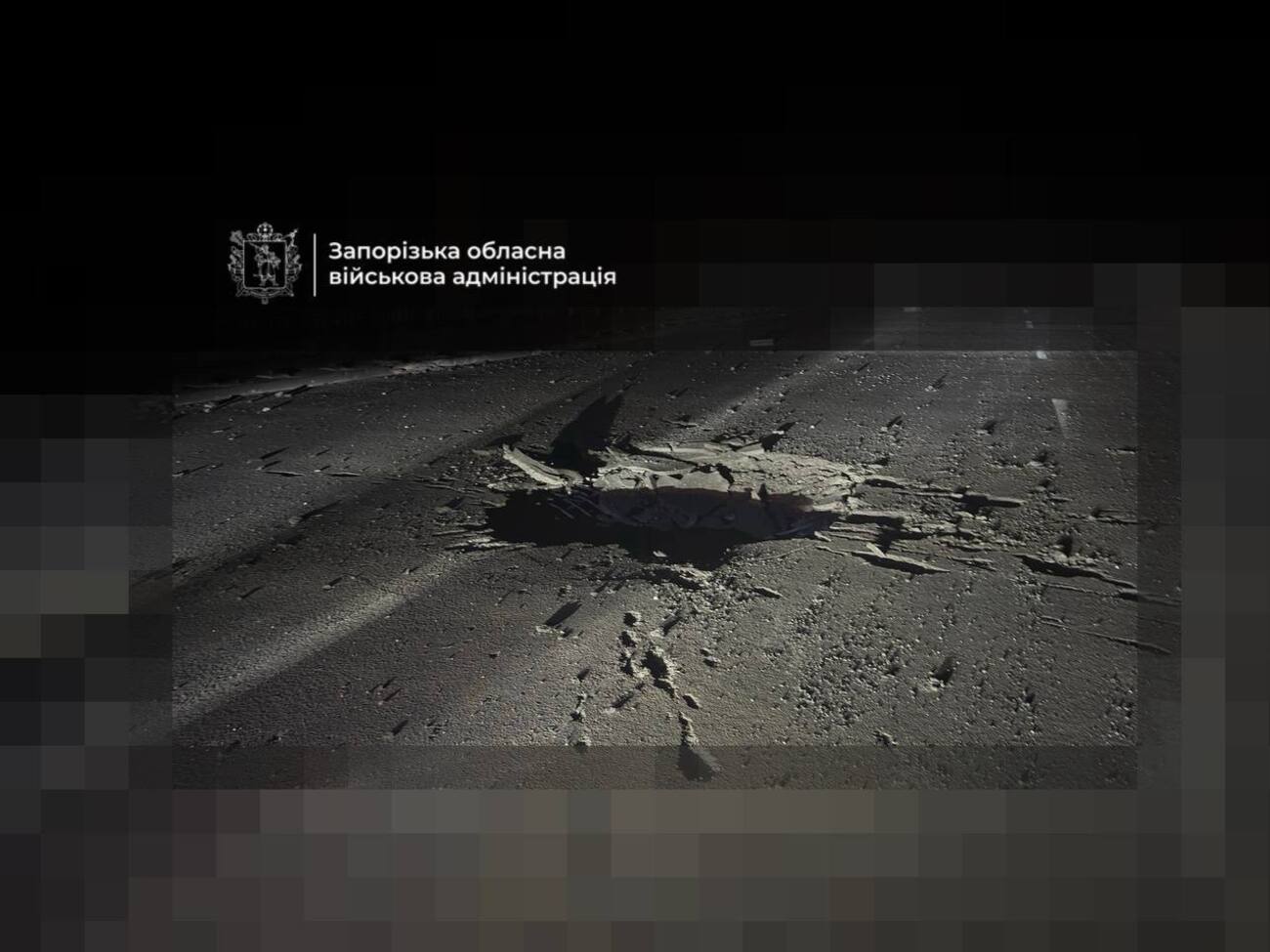РФ атакувала міст через Дніпро у Запоріжжі. Серед постраждалих – працівники гуманітарної організації
