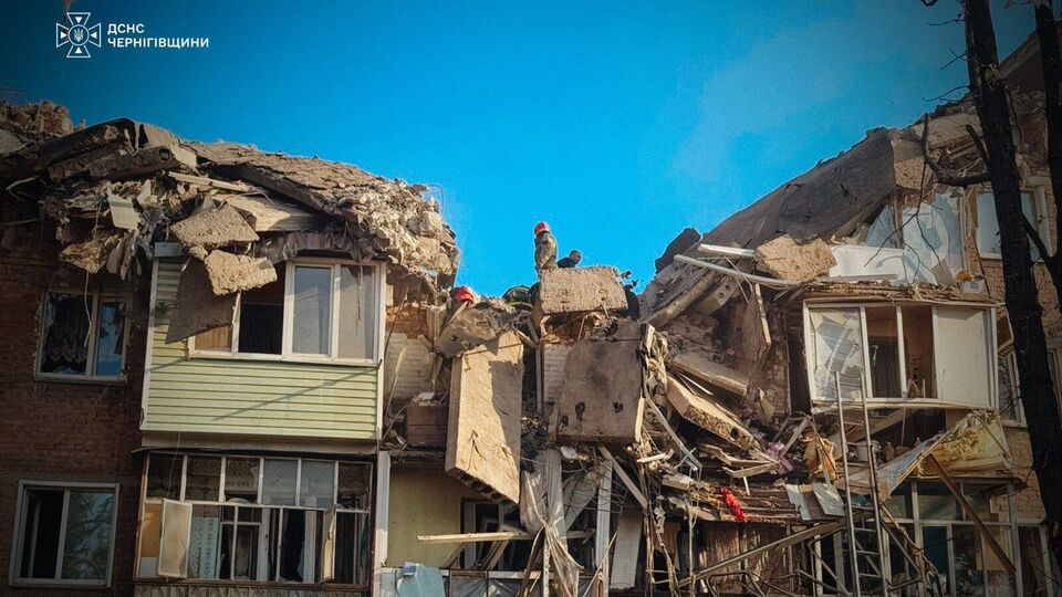 Зеленський: Путіну на день народження "подарували" знищення будинку в Прилуках. Один із найпідліших ударів