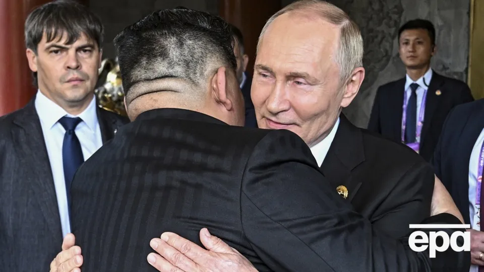Ким Чен Ын поздравил Путина с днем рождения "боевым приветом" и пожелал победы в "священной войне"
