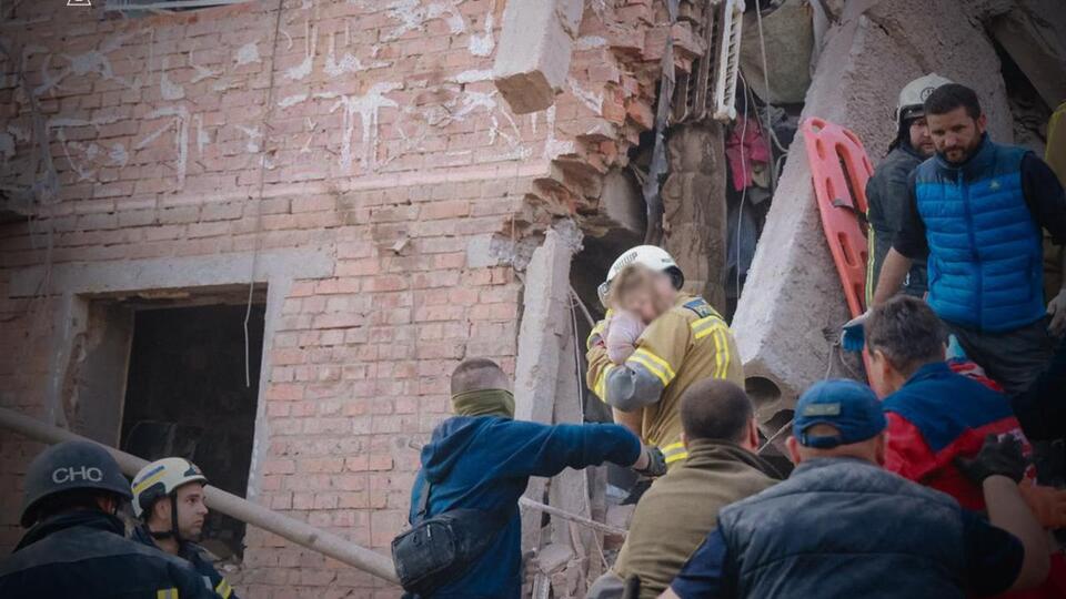 "Бажаю Путіну опинитися в пеклі". У Прилуках загинули сім'ї з дітьми, кількість жертв по всій Україні сягнула 28