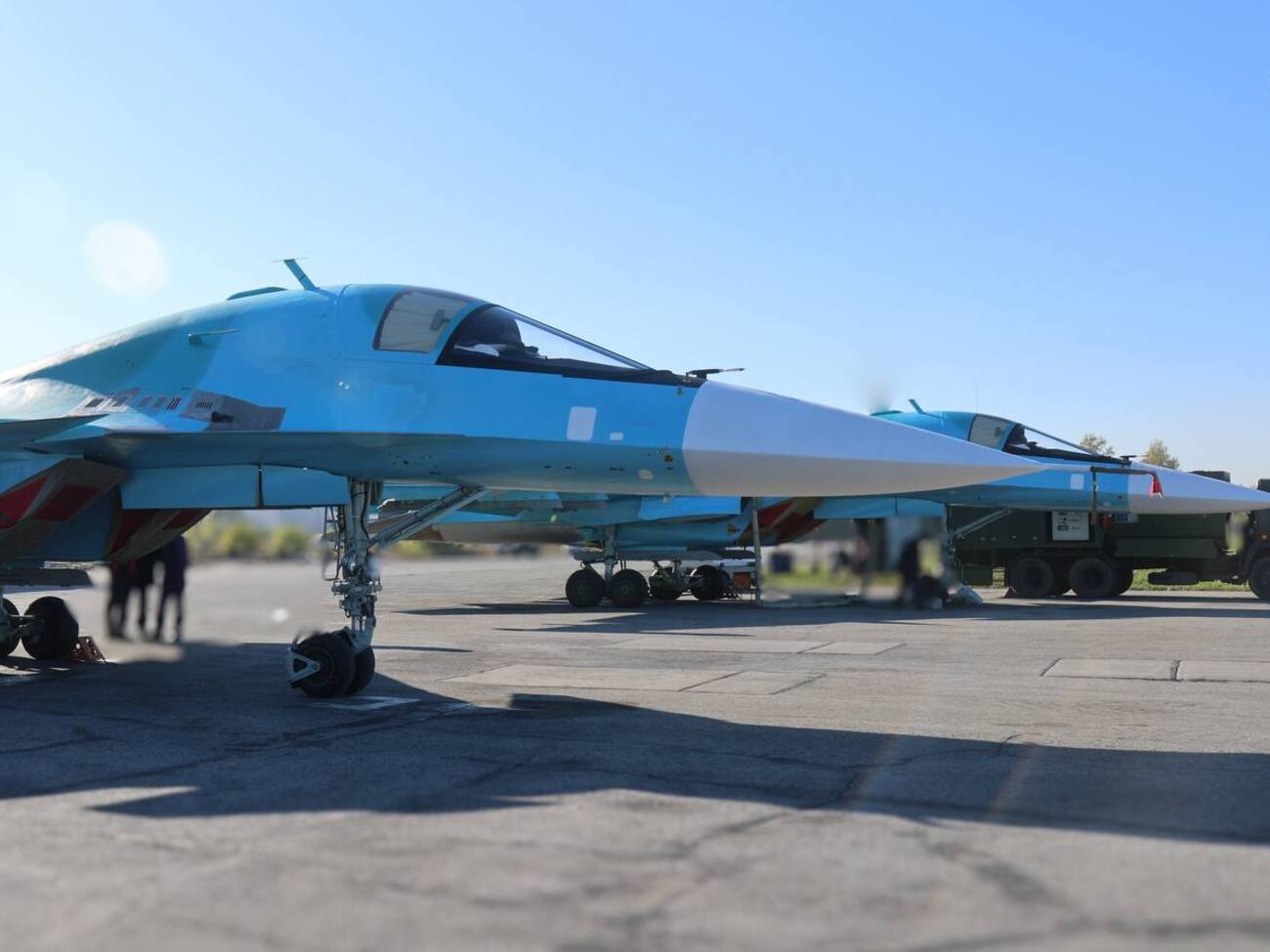 Минобороны РФ получило новые истребители-бомбардировщики Су-34. Что известно