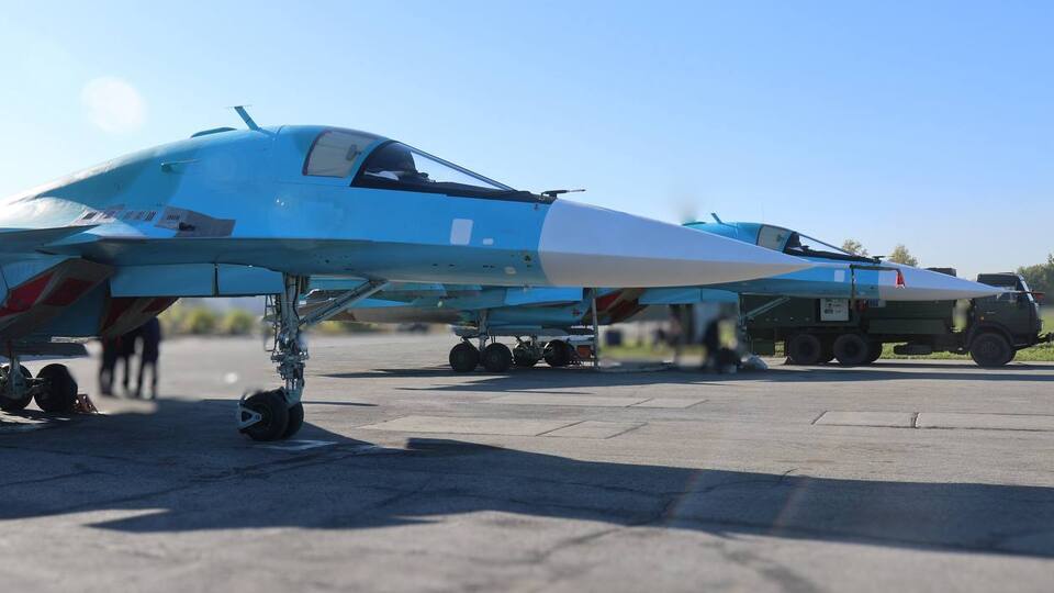 Минобороны РФ получило новые истребители-бомбардировщики Су-34. Что известно
