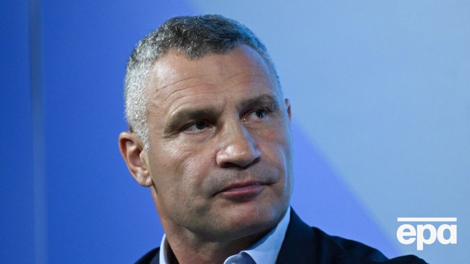 "Ідеться про виживання". Кличко закликав киян тимчасово виїхати з міста