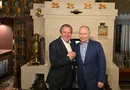 Путін відсвяткував день народження в компанії Шредера "у себе вдома" і сфотографувався з ним на тлі печі й самовару