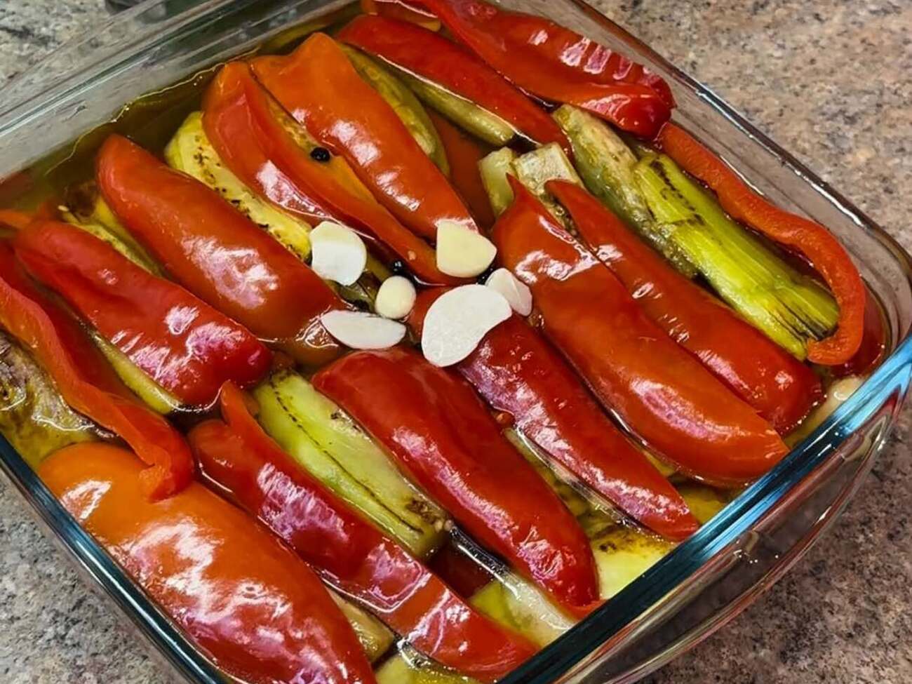 Залийте баклажани цим маринадом – і аромат буде на всю кухню. Рецепт, який проситимуть усі гості