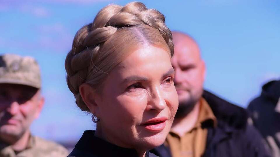 "Самая желанная милфа Украины" сменила прическу. 65-летняя Тимошенко поразила новым образом. Видео