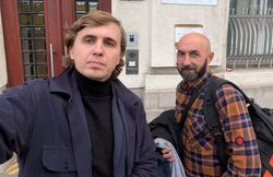 "Нас затримували як терористів". Ткач розповів, як у Відні силовики розбили вікна автомобіля й кинули журналістів на дорогу