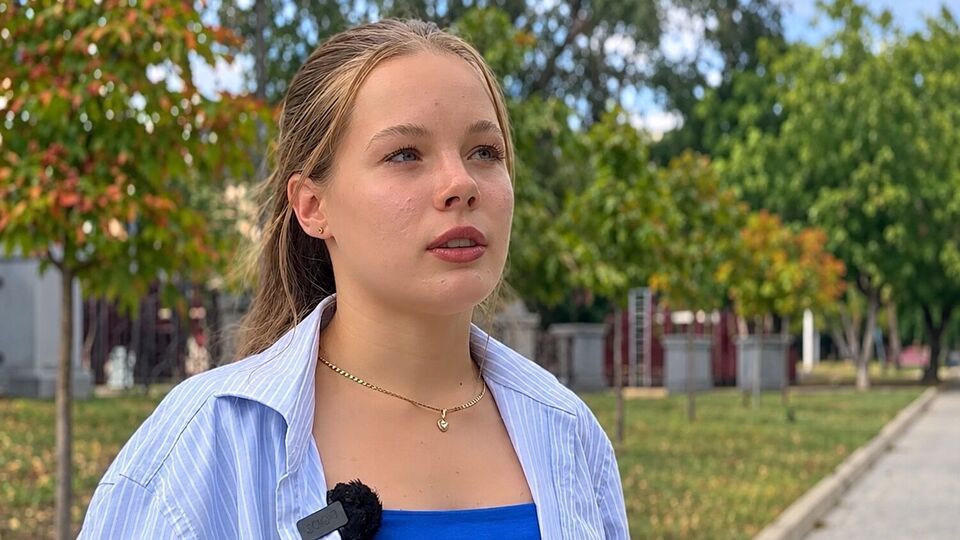 Перестала говорити після обстрілу. Історію Яни Сороки з Миколаївщини записав Музей "Голоси Мирних"