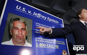 Связи с преступностью могли бы объяснить, с какой легкостью Эпштейн мог привозить "девушек" из РФ, пишет Daily Mail