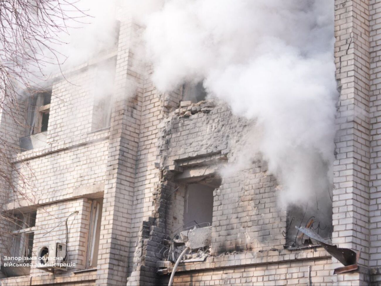 Россияне атаковали роддом в Запорожье