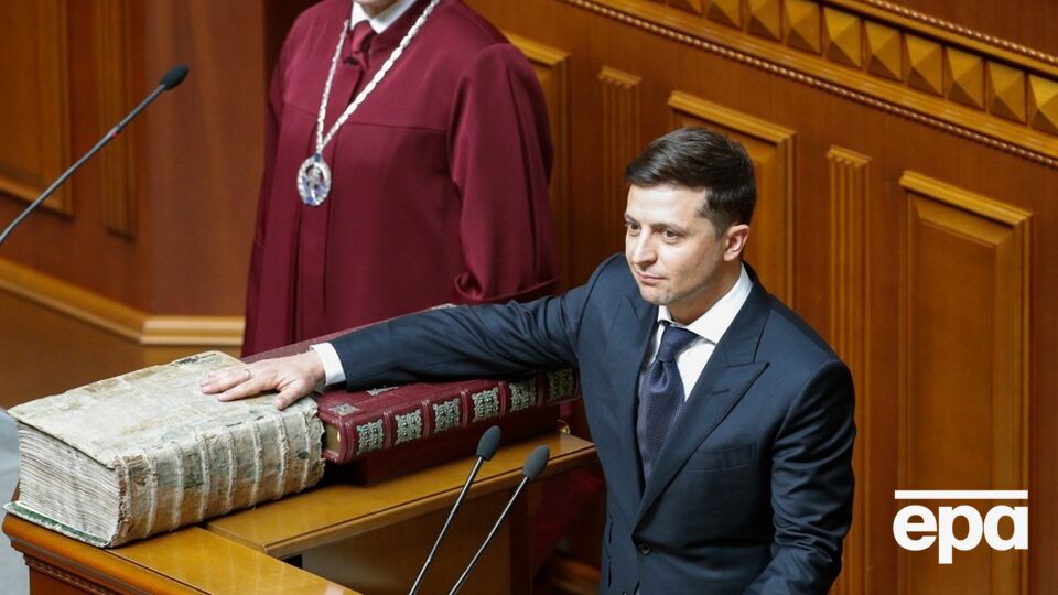 Зеленский 20 мая 2019 года официально вступил в должность президента Украины