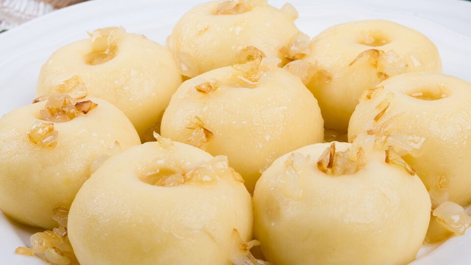 Для тіста знадобиться 1 кг картоплі