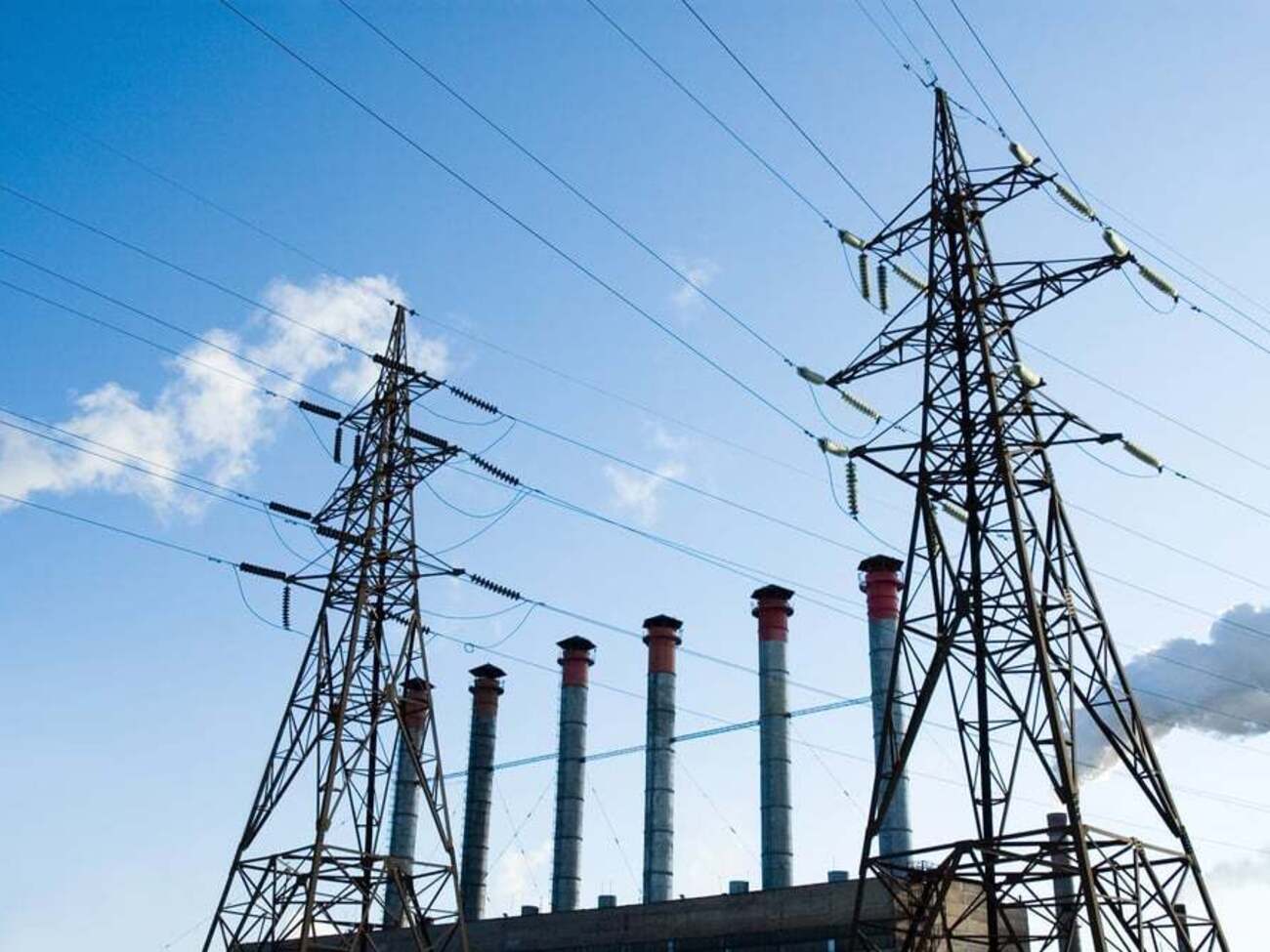 НКРЭКУ повысила предельные цены на электроэнергию для некоторых сегментов рынка с 17 января 2026 года