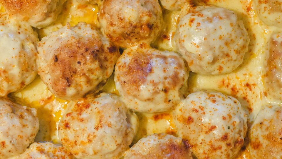 Для фарша возьмите 100 г отваренного риса