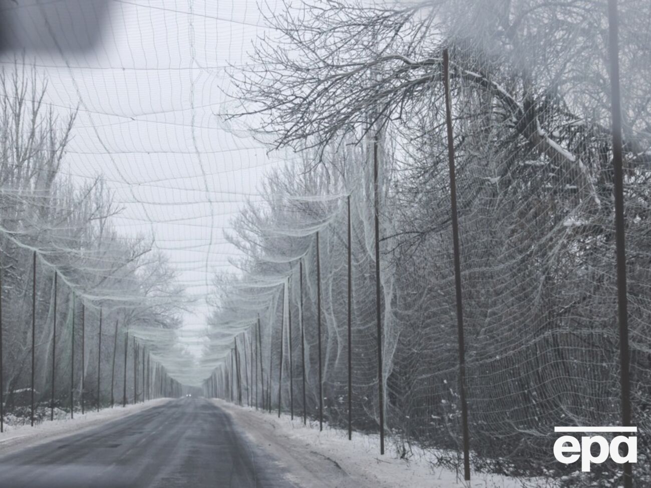 Сети защищают дороги от ударов дронов