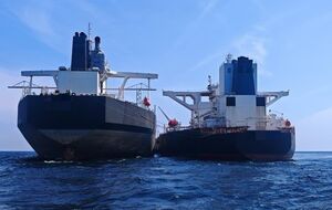 Танкери порушили відразу дві заборони у водах Малайзії