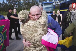 Ініціатива "Серце Азовсталі" організовує комплексну медичну допомогу й реабілітацію людям, звільненим із полону