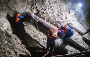 Киевские коммунальщики, которые ликвидируют последствия обстрелов, получили премии, сообщил Кличко