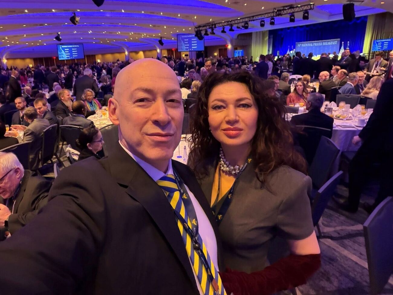 Белгород просит не бить по Киеву, торговля заложниками, речь Трампа об Украине. Стрим Бацман с Гордоном. Трансляция