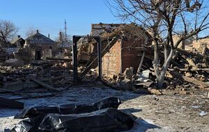 В Славянске из-под завалов частного дома извлекли тела женщины и ее 11-летней дочери, рассказали в полиции области