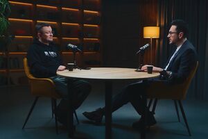 Первым гостем Сикоры стал Осиченко