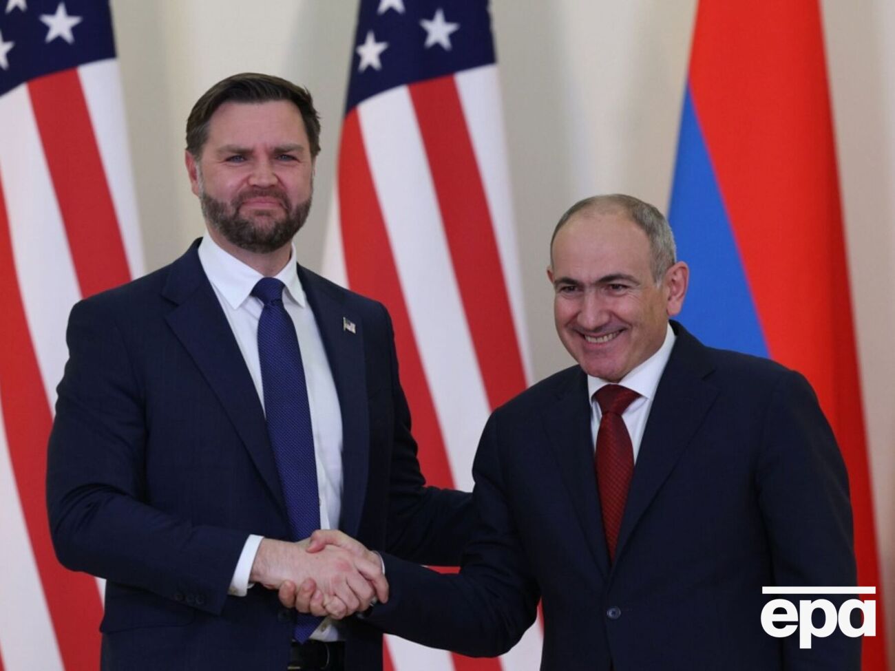 Венс приїхав у Єреван для підписання спільної заяви з Пашиняном про завершення переговорів щодо енергоугоди