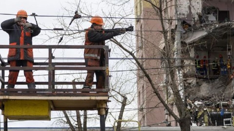 Соцопрос демонстрирует, кого граждане Украины считают ответственными за инфраструктурный кризис, пишет Денисенко