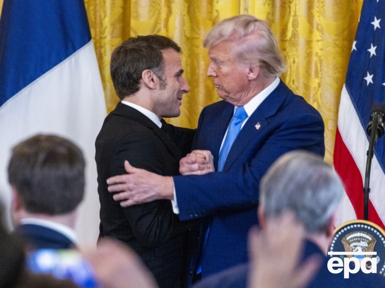 По словам Макрона, он уважает США, но в случае "очевидной агрессии" не нужно уступать