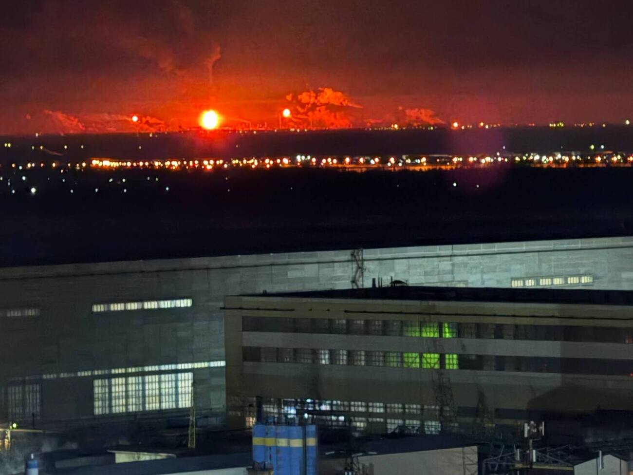 Зафиксирована как минимум девятая атака на завод "Лукойл-Волгограднефтепереработка" с начала полномасштабной войны России, сообщают мониторы