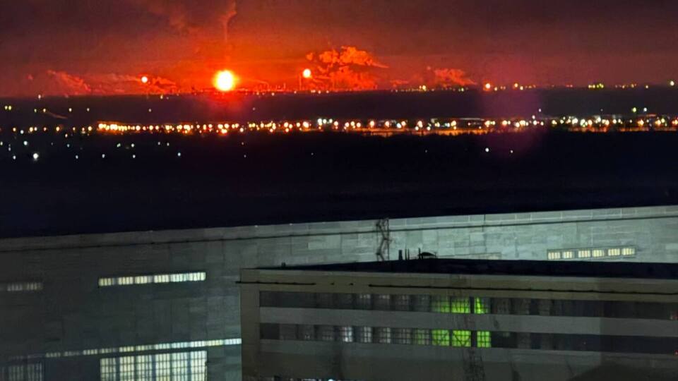 Зафіксовано щонайменше дев'яту атаку на завод "Лукойл-Волгограднефтепереработка" з початку повномасштабної війни Росії, повідомляють монітори