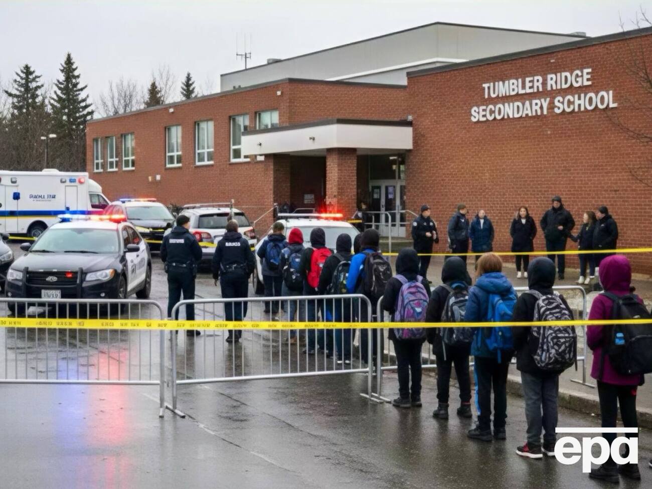 Полицию вызвали в школу после полудня