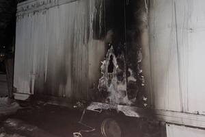 По версии следствия, поджоги автомобилей совершали с помощью зажигалки