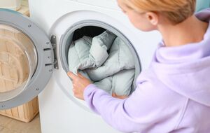 Пуховик нужно хорошо отжать