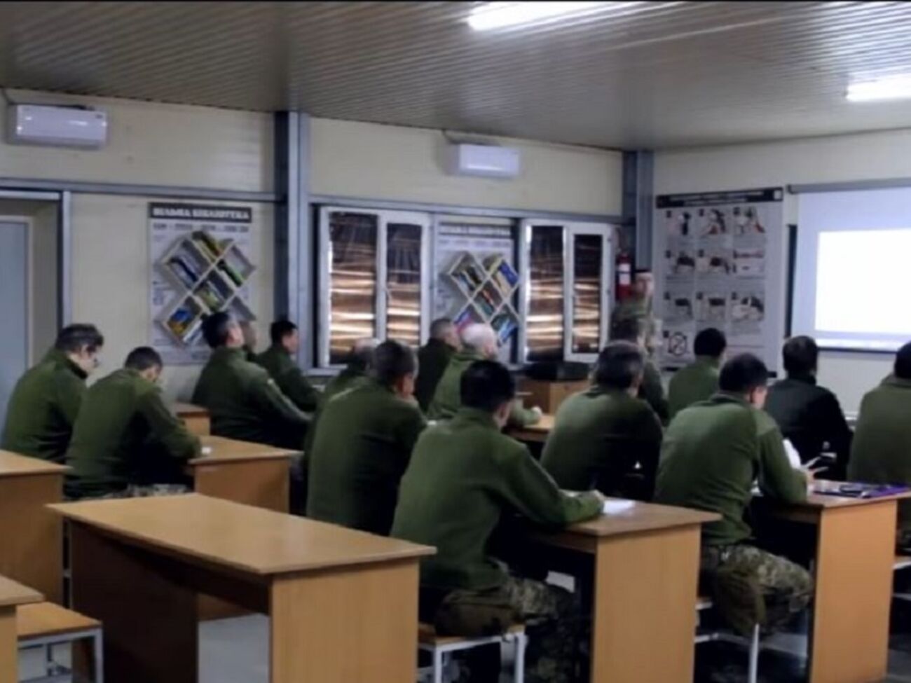 Споруда розрахована на 150 курсантів, зазначили в репортажі