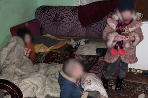 Загалом у сім'ї проживало четверо дітей, їх помістили у спецзаклад