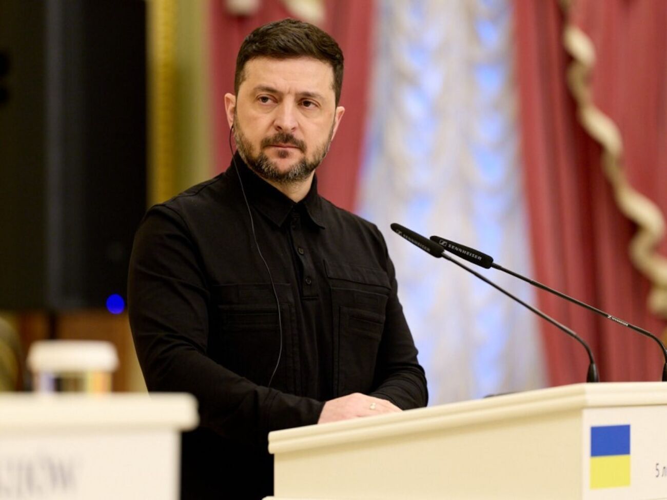 Европе надо иметь аргументы в руках для того, чтобы давить на русских, отметил Зеленский