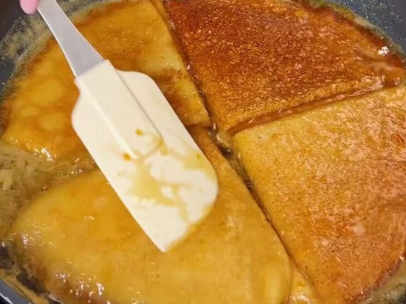 Для соусу візьміть 160 мл апельсинового соку