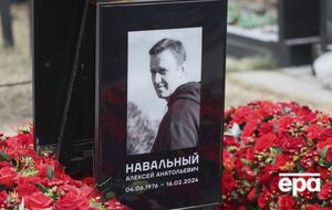 Навальный умер в заключении около года назад