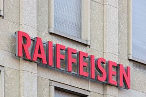 Банк не выполнил обещания о выходе из РФ