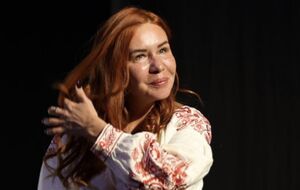 Папе оторвало пальцы на руке. Я была в шоке, пока он культями не устроил "театр теней" – и мы хохотали