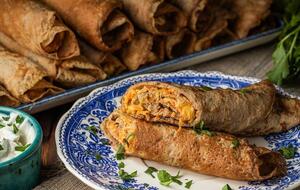 Млинці треба згорнути рулетиком